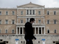 Πορεία εν μέσω απαγόρευσης- Μαθητές μπρο...