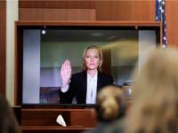 Η Κέιτ Μος διέψευσε την Άμπερ Χερντ: «Ο ...