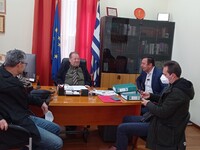 Ο Δήμαρχος Αιγιαλείας συναντήθηκε με το ...