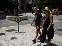 Καιρός: Ο Ιούνιος έρχεται και φέρνει ζέσ...