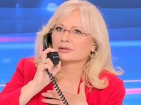 Αγγελική Νικολούλη: Το αινιγματικό post ...