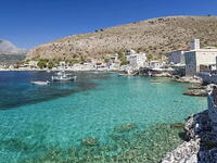 Το πέτρινο χωριό της Μάνης που απαγορεύε...