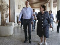 Ο Λιγνάδης, η Μενδώνη και το Μαξίμου: Το...