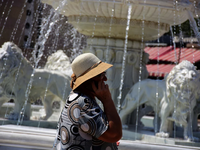 Προ των πυλών «μίνι-καύσωνας» - Πού θα κ...