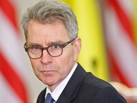 Στο Πεντάγωνο ο Αμερικανός πρέσβης Τζέφρι Πάιατ