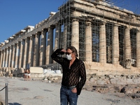 Στην Ακρόπολη ο Μίκι Ρουρκ - ΒΙΝΤΕΟ