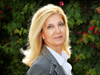 ΣΟΦΙΑ ΔΗΜΟΠΟΥΛΟΥ: ΠΑΡΟΥΣΙΑΖΕΙ ΤΟ ΝΕΟ ΤΗΣ...