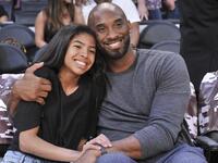 Άγαλμα του Κόμπι και της κόρης του Τζία ...