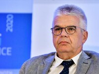 Γώγος: Έως 15% μεγαλύτερη προστασία με διπλή μάσκα