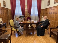 Στον Αρχιεπίσκοπο Αθηνών και πάσης Ελλάδ...