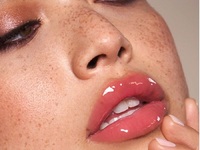 Υποδεχόμαστε την άνοιξη με jelly makeup,...