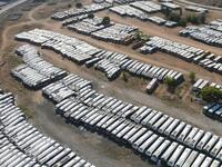 Το μεγαλύτερο νεκροταφείο λεωφορείων - Δ...