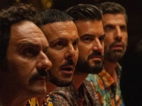 Πρώτο το "Black Bachelor" στο ...