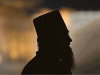 Πλήθος ανεμβολίαστων σε μοναστήρια- Ποιε...