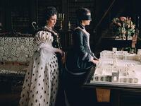 "Η Ευνοούμενη" μέσα από τη ματ...