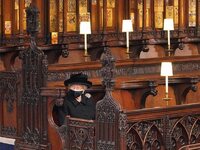 Συντετριμμένη η βασίλισσα Ελισάβετ στην ...