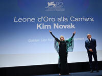 Συγκίνηση και 5λεπτο ολόθερμο χειροκρότη...