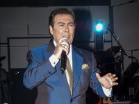 Η συγκινητική στιγμή που ο Τόλης Βοσκόπο...