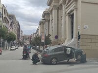 Πάτρα: Ι.Χ. "καβάλησε" πεζοδρό...