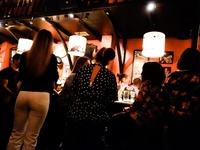 Άρση μέτρων: «Ανοίγει» η διασκέδαση, παρ...