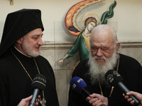 Ιερώνυμος για παιδιά ομόφυλων: Η Εκκλησί...