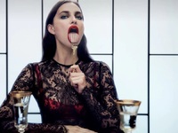 Dolce e Gabbana: Μια καθηλωτική Ιρίνα Σά...