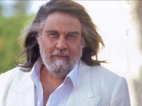 Βαγγέλης Παπαθανασίου: Στο Παρίσι το τελ...