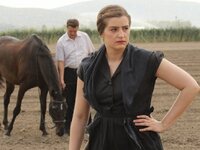 Άγριες Μέλισσες: Η Ελένη προδομένη στα σ...