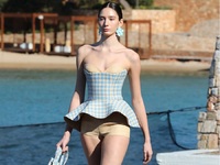 Vassilis Zoulias, Four Seasons: Eπίδειξη...