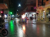 Ένταση στο κέντρο της Πάτρας- Έπεσαν μολ...