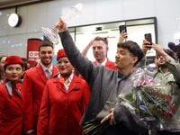 JJ: Ενθουσιώδης υποδοχή για τον θριαμβευ...