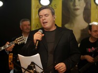 Έφυγε από τη ζωή ο γνωστός τραγουδιστής ...