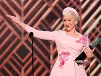 Ελεν Μίρεν: Παρέλαβε τιμητικό SAG προσφο...