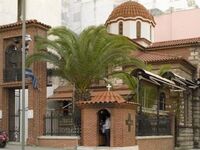 Πάτρα: Πολλοί πιστοί πέρασαν από την εκκ...