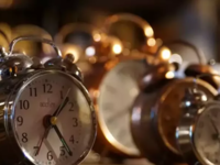 Αλλαγή ώρας: Πότε θα γυρίσουμε τους δείκ...