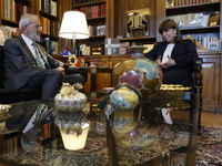 Εκλογές 2023: Στο Προεδρικό Μέγαρο ο Ιωά...