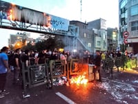 Ο Τραμπ εξετάζει πλήγμα στο Ιράν- Επιφυλ...