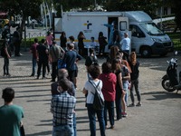 Στόχος οι ασυμπτωματικοί! Δωρεάν τεστ κο...