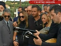 Συγκινητικός ο μουσικός αποχαιρετισμός σ...