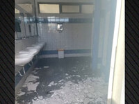 Έπεσαν σοβάδες σε τουαλέτες δημοτικού σχ...