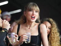 Super Bowl 2024: Το παθιασμένο φιλί της ...