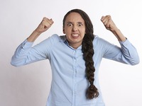 Τι σημαίνει η φράση «βγήκε από τα ρούχα του» 