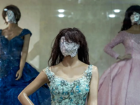 Καλύπτουν μέχρι και τα κεφάλια από τις κ...