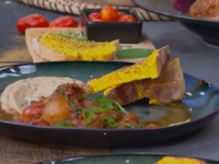 Ο Τίμος Ζαχαράτος μας φτιάχνει κοκκινιστ...