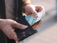 Επίδομα ανεργίας: Πώς αλλάζει ο τρόπος υ...