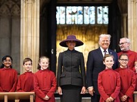 Burberry, Dior, Carolina Herrera: Το πολ...