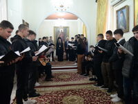 Τα κάλαντα των Χριστουγέννων έψαλαν στον...