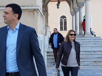 Στον Μητροπολίτη Πατρών μαζί με τη Τζένη...