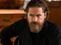 Σασμός: Ο άγνωστος μασκοφόρος ξαναχτυπά ...