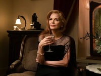 Η φωτογενής Μισέλ Φάιφερ πλησίασε την υπ...